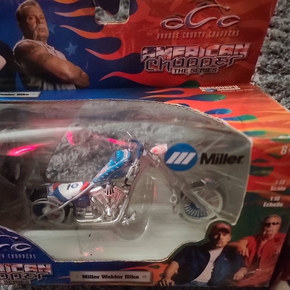 American Chopper Miller Welder Bike Diecast 2004 Motorcycle New in Box - Picture 2 of 6